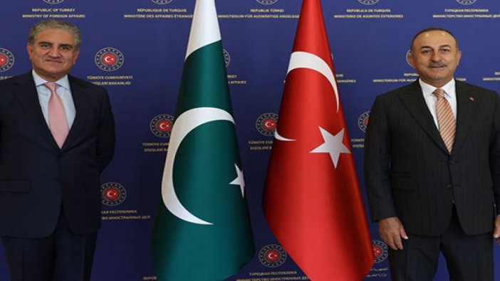 Bakan Çavuşoğlu, Pakistanlı mevkidaşı Kureyşi ile görüştü