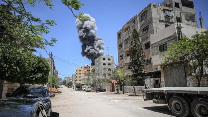 İsrail Gazze'ye hava ve topçu saldırısı düzenledi