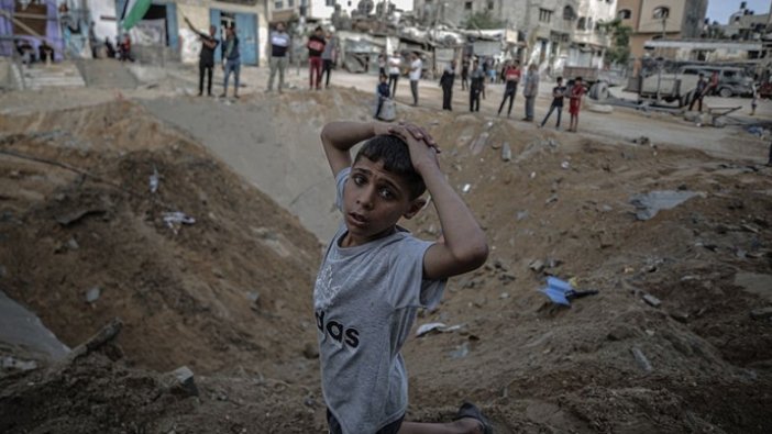 İsrail ordusu Gazze'ye yoğun saldırılarına devam ediyor: Hayatını kaybedenlerin sayısı 230'a yükseldi