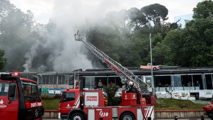 Üsküdar'da kafede çıkan yangın söndürüldü
