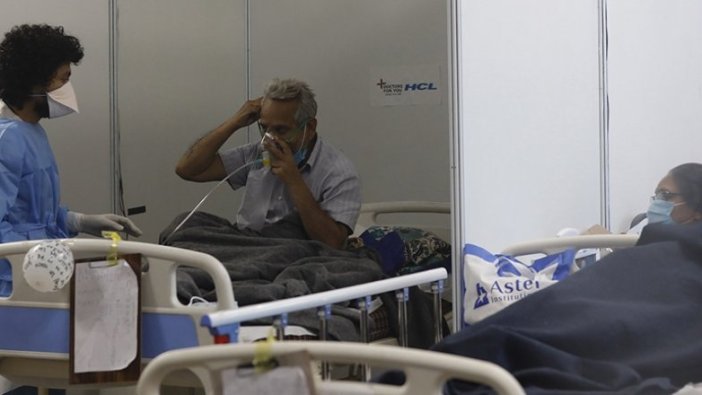 Hindistan'da Kovid-19 nedeniyle son 24 saatte 3 bin 741 kişi hayatını kaybetti
