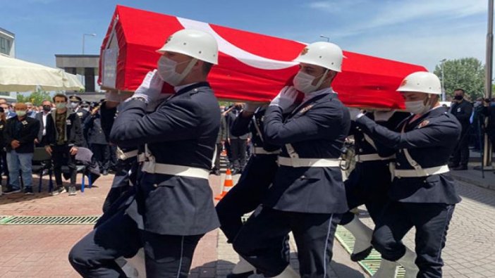 Şehit polis için Valilik'te tören