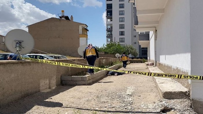 Balkondan düşüp, hayatını kaybetti