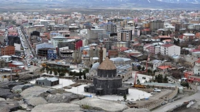 Okul binası inşaatı için ilan verdiler