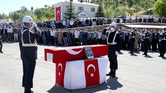 Bitlis'te şehit güvenlik korucusu için tören düzenlendi