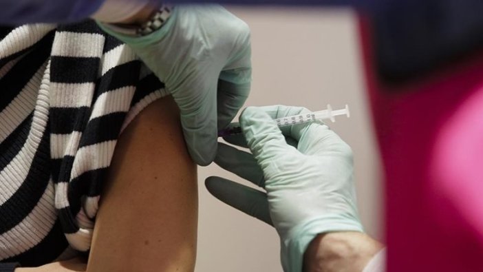 Dünya genelinde 2 milyar 90 milyon dozdan fazla Kovid-19 aşısı yapıldı