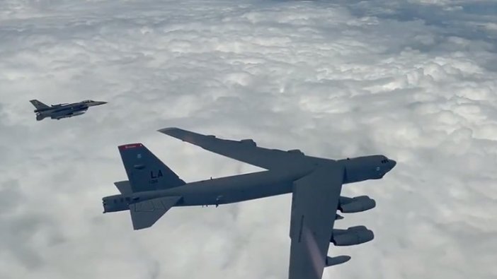 MSB: EUCOM talebi üzerine F-16'larımız ABD B-52 uçaklarına refakat görevi icra etti
