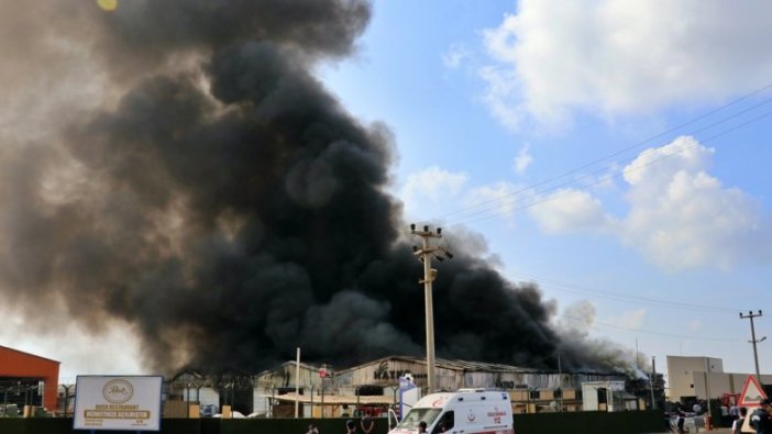 Osmaniye'de plastik geri dönüşüm fabrikasında yangın