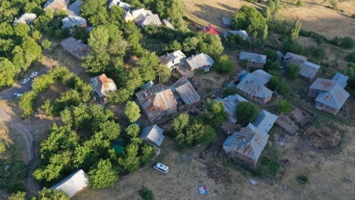 Bingöl'deki depremin ardından sahada hasar tespit çalışmaları sürüyor