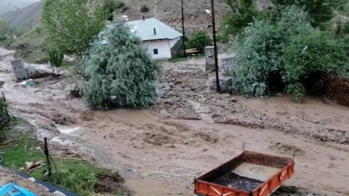 Sivas'ta sağanak sele neden oldu