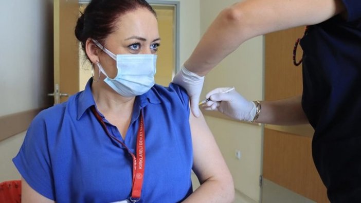 Kovid-19 ile mücadelede 3. doz aşı uygulaması başladı