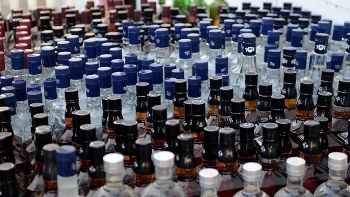Bursa'da bir evde 1000 litre sahte içki ele geçirildi