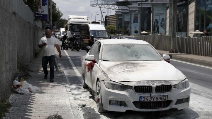 Sarıyer'de lüks gelin arabası yandı