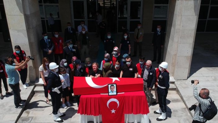 Kazada şehit olan polisin Edirne'deki babaevine ateş düştü