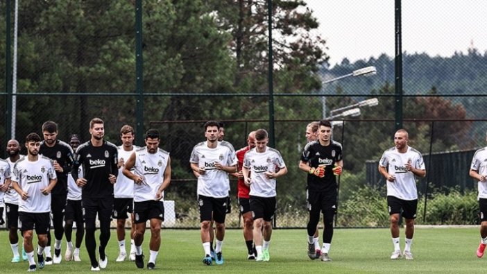 Beşiktaş, yeni sezon hazırlıklarını sabah idmanıyla sürdürdü