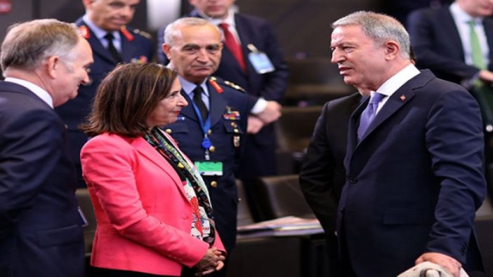 Bakan Akar, İspanyol mevkidaşı ile görüştü