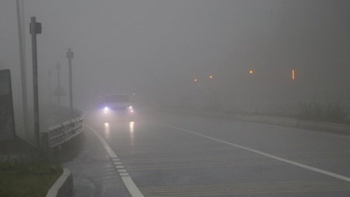 Bolu Dağı'nda sis ve sağanak etkili oluyor