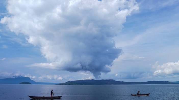 Filipinler'de Taal Yanardağ'ında son 24 saatte 185 volkanik deprem yaşandı