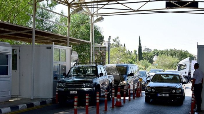 KKTC ile Rum kesimi arasındaki geçişler artan Kovid-19 vakaları nedeniyle 'kırmızı seviye'ye çıkarıldı