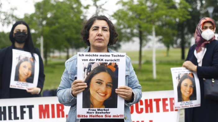 Almanya'da kızı PKK tarafından kaçırılan anne eylemini sürdürdü