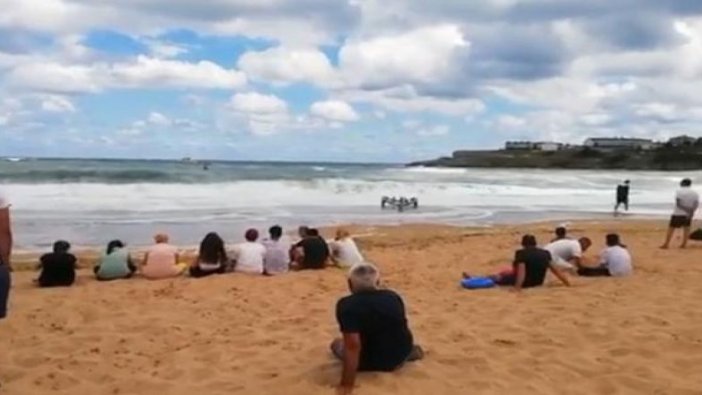 Dalgalara kapılan 2 kişi boğuldu, 1 kişi kayboldu