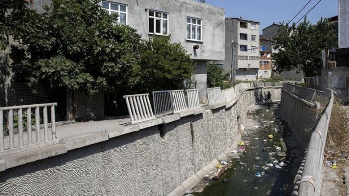 Avcılar Yeşilkent Deresi'ndeki kötü koku ve kirlilik rahatsızlık veriyor