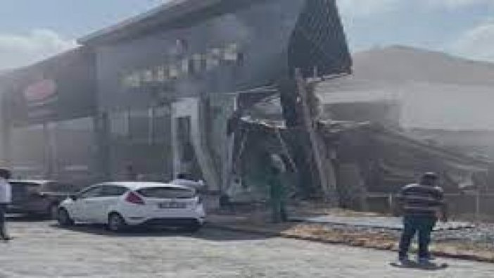 İkitelli'de işyerinde çökme