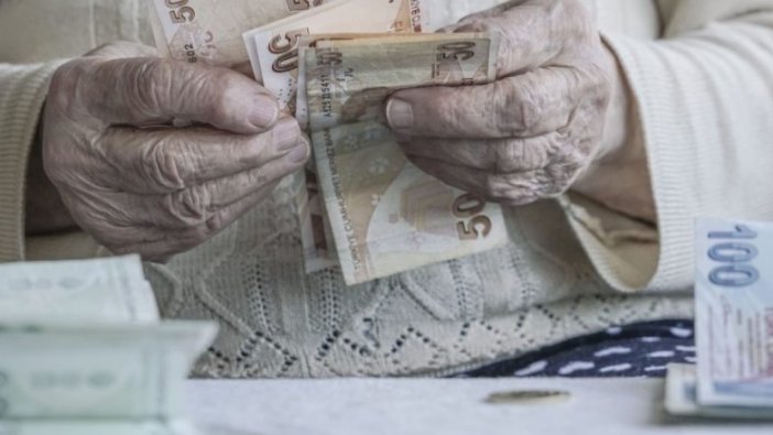 Emeklilere Zam Geldi: 1.750 TL’ye Çıktı Tek Seferde ve Karşılıksız Veriliyor