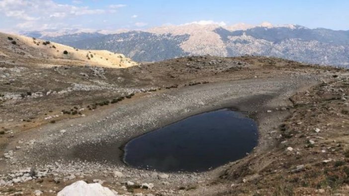 Kartal Gölü kuraklık nedeniyle can çekişiyor