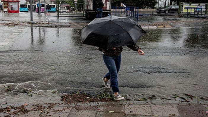 Meteoroloji son anda fark etti. İstanbul'a bindireceği saat açıklandı