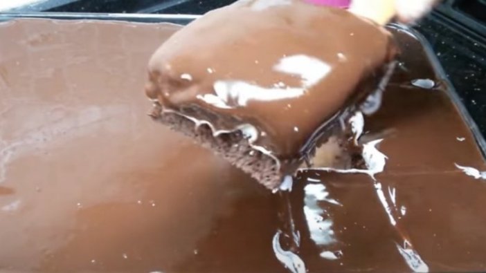 Çabucacık pişen ağlayan kek tarifi