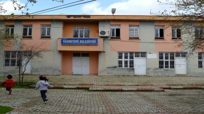 Belediyenin kamyon, kepçe ve otomobili satışta