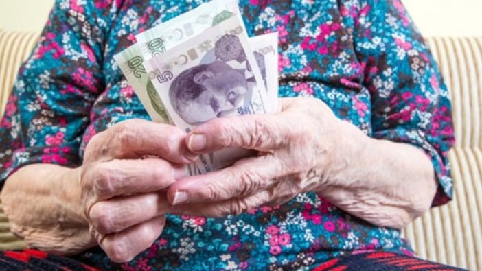 Emekli vatandaşlara 3 maaş avans! En az 5.100 TL ödeme
