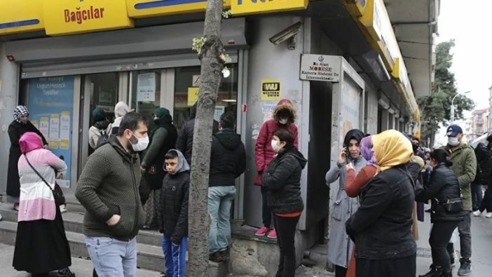 PTT'de kuyruğun sonu gözükmüyor! Kaçırmayın