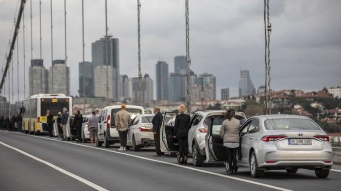 Saat 09.05'te tüm Türkiye'de hayat durdu