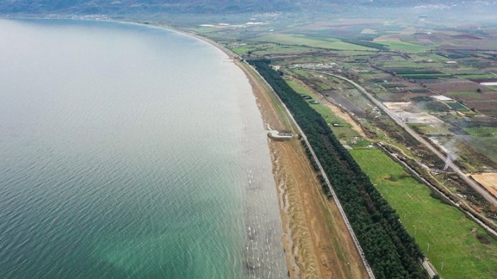 İznik Gölü'nün bazı bölümlerinde su çekilmesi 50 metreyi aştı