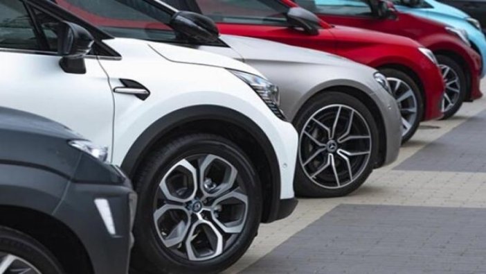 Yetkili isim açıkladı! Dolardaki düşüş araba fiyatlarına yansıyacak mı?