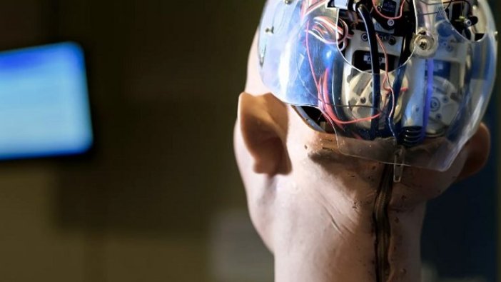 Beynine çip takılan felçli adam 'doğrudan düşünce yoluyla' tweet attı