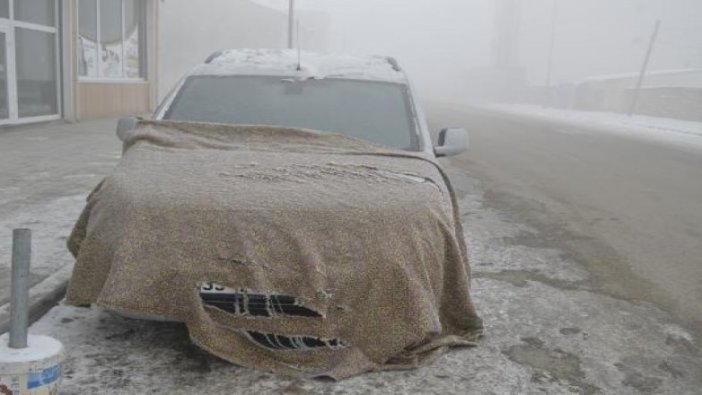 Ağrı eksi 26.9'la buz tuttu, araçlar çalışmadı