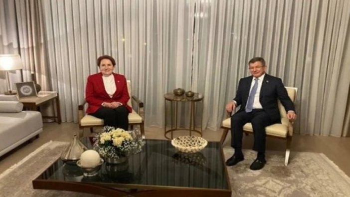 Meral Akşener, Davutoğlu'nu evinde ziyaret etti