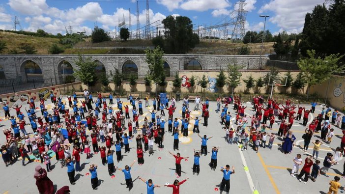 Dolu bir yaz  geçiriyorlar