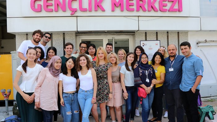15 ülkeden 21 yabancı öğrenci Ataşehir’e geldi