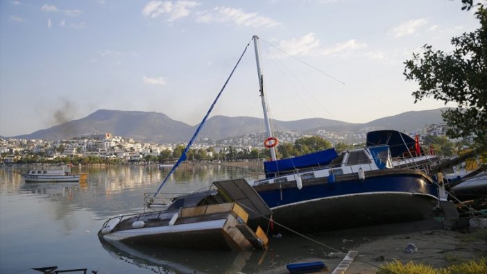 Tatilciler Yunan Adası'nı terk ediyor