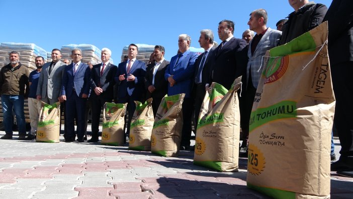 Muş'ta 350 çiftçiye buğday desteği