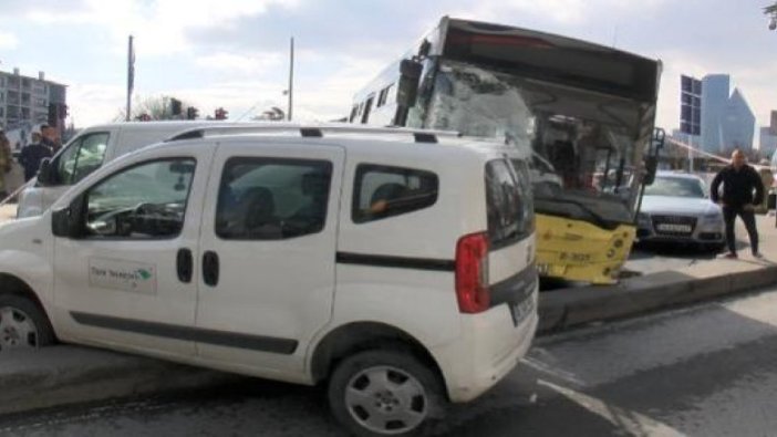 Kağıthane'de İETT otobüsü 6 araca çarptı