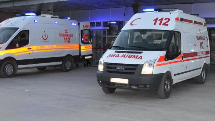 Sivas'ta askeri araç devrildi: 4 yaralı