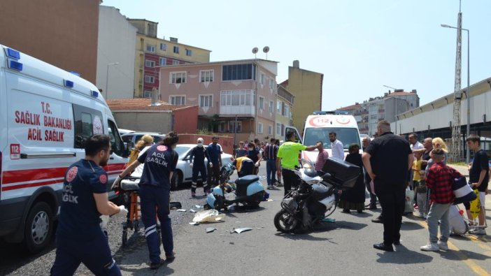 Çorlu’da iki motosikletin kafa kafaya çarpıştığı feci kaza kamerada: 3 yaralı