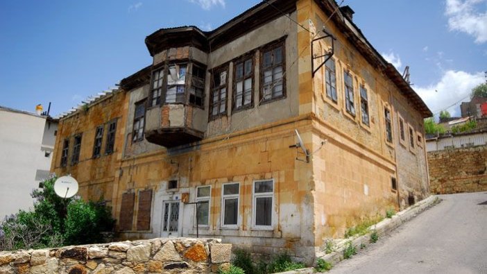 Bayburt'ta icradan satılık köy evi