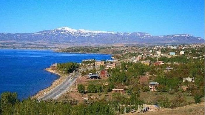 Bitlis'te icradan satılık 4 katlı bina