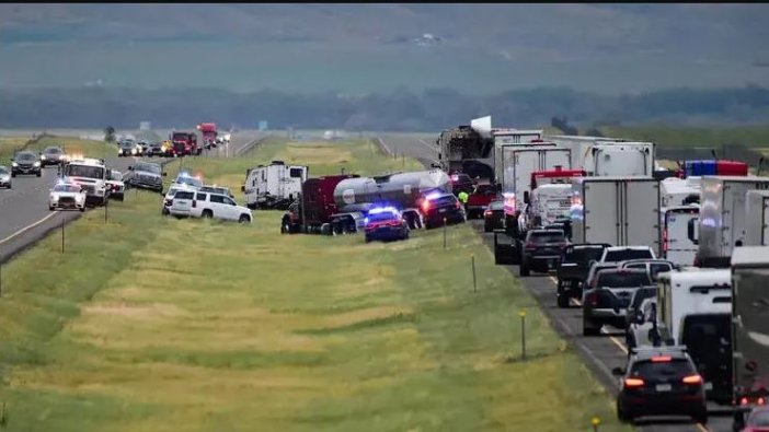 21 araç zincirleme trafik kazasına karıştı: 6 ölü